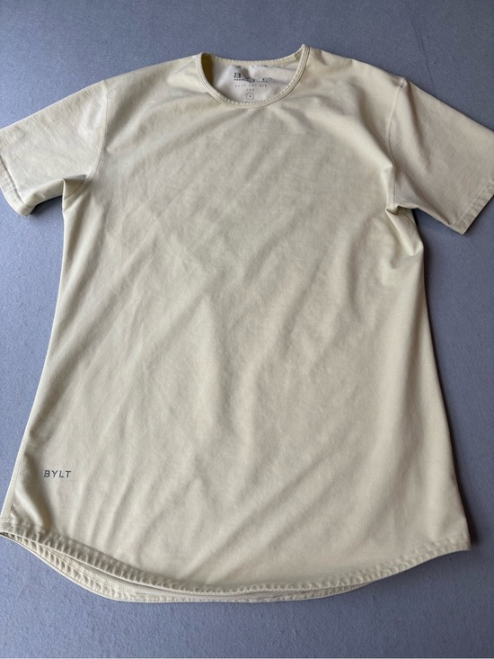 BYLT Basics Other - BYLT Drop Cut Lux Short Sleeve Curve Hem Crew Tee in Sage Yellow Sz M Athleisure
